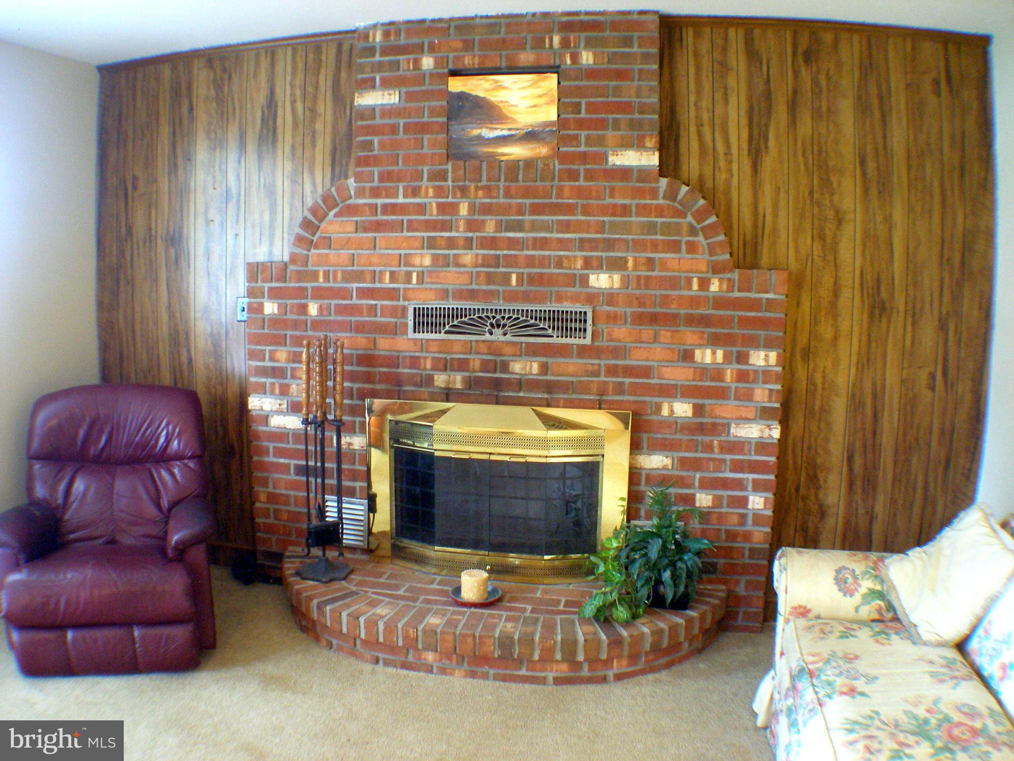 3426 Chapman Road Randallstown, MD 21133 - Photo 5 of 29 Living Room