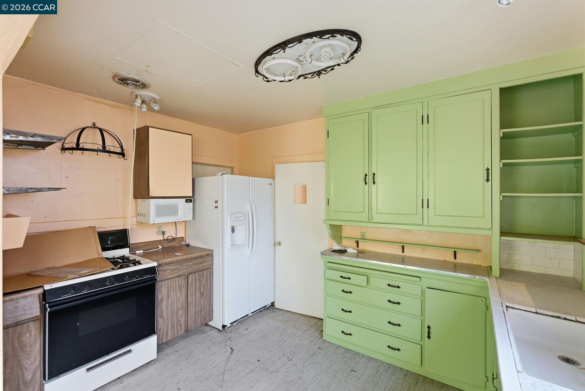 549 Santa Barbara Road Berkeley, CA 94707 - Photo 11 of 42