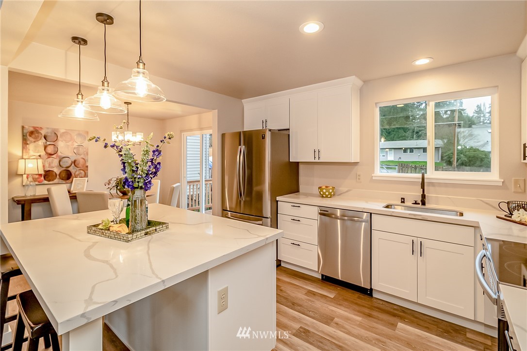 2709 Northeast 23rd Place Renton, WA 98056 - Photo 8 of 29 Gallery Image 8