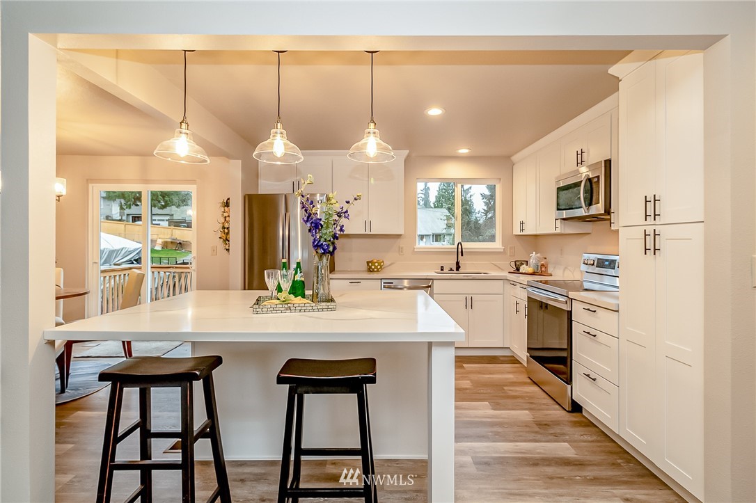 2709 Northeast 23rd Place Renton, WA 98056 - Photo 9 of 29 Gallery Image 9