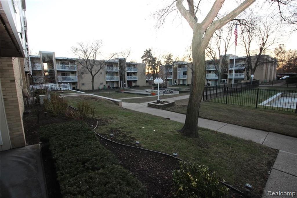 4909 Crooks Road, Unit D Royal Oak, MI 48073 - Photo 3 of 14