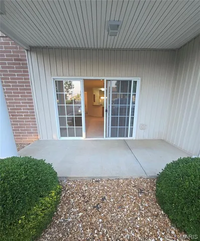 $185,000 | 1505 South Old Highway 94, Unit 205, St. Charles, MO 63303