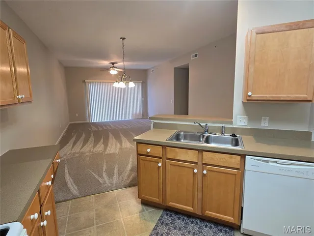 $185,000 | 1505 South Old Highway 94, Unit 205, St. Charles, MO 63303