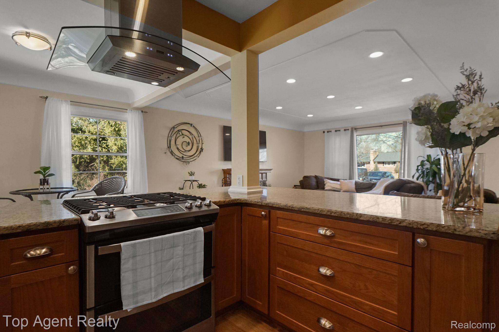 16261 Beverly Road Franklin, MI 48025 - Photo 9 of 33