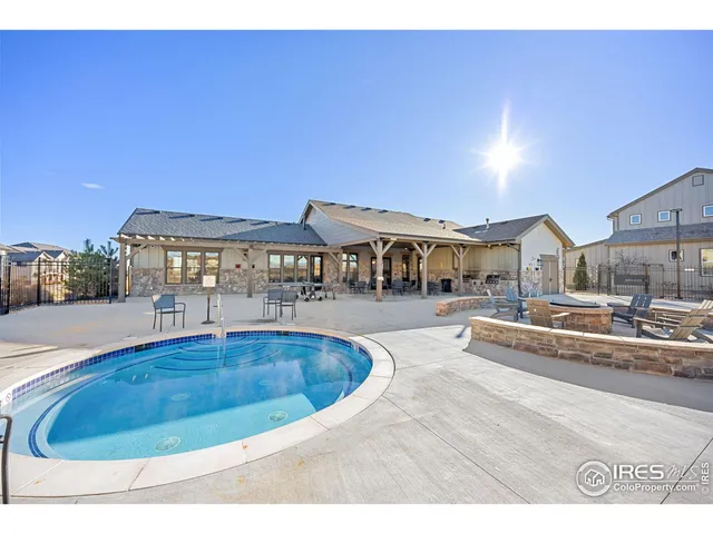 a view of a tennis court