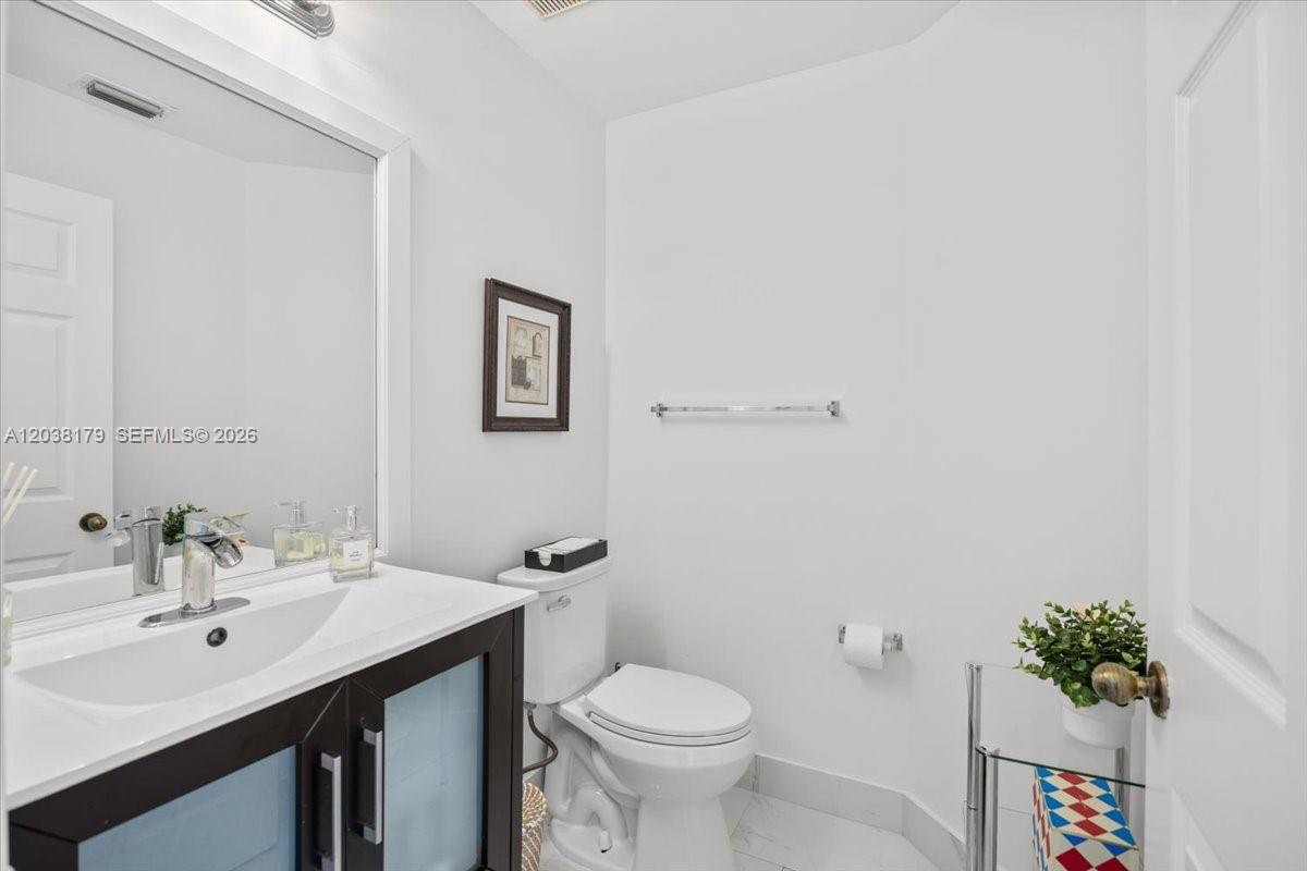 1099 Birchwood Road Weston, FL 33327 - Photo 17 of 59