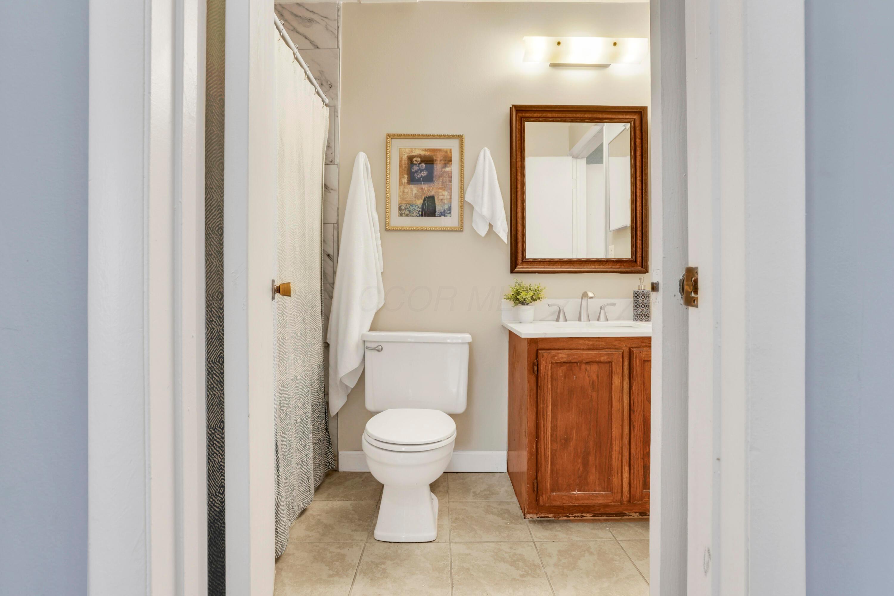 2269 Hedgerow Road, Unit 2269B Columbus, OH 43220 - Photo 12 of 23
