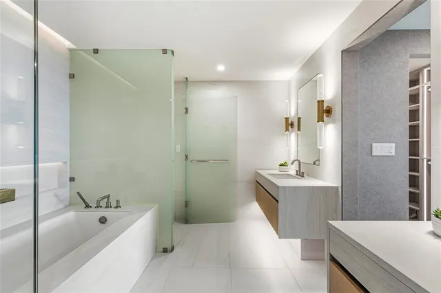 $16,000 | 900 North Ocean Boulevard, Unit 905, Pompano Beach, FL 33062