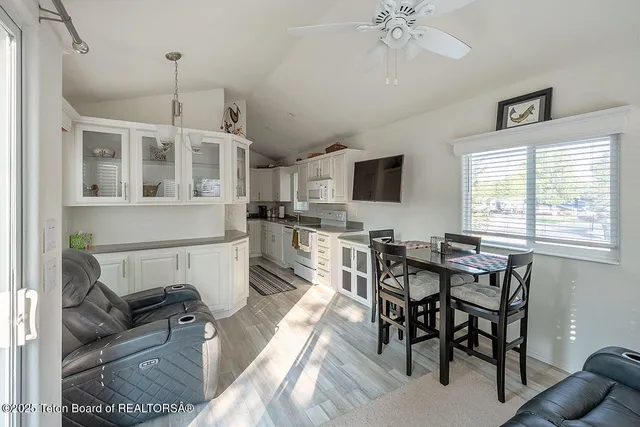 $199,000 | 216 Oxbow Drive, Thayne, WY 83127