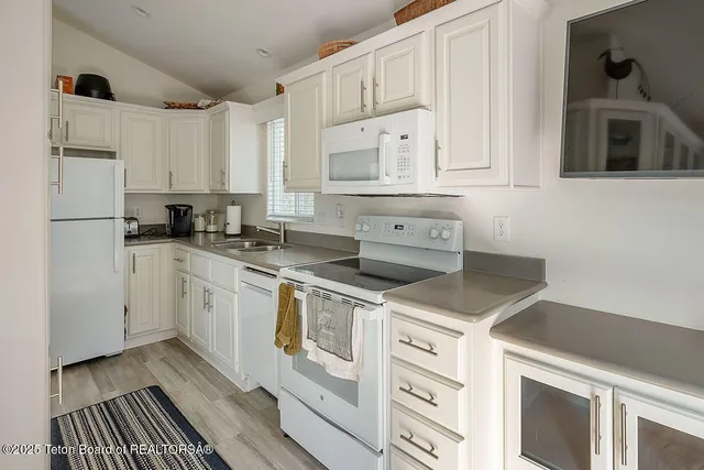 $199,000 | 216 Oxbow Drive, Thayne, WY 83127