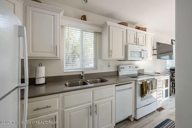 $199,000 | 216 Oxbow Drive, Thayne, WY 83127