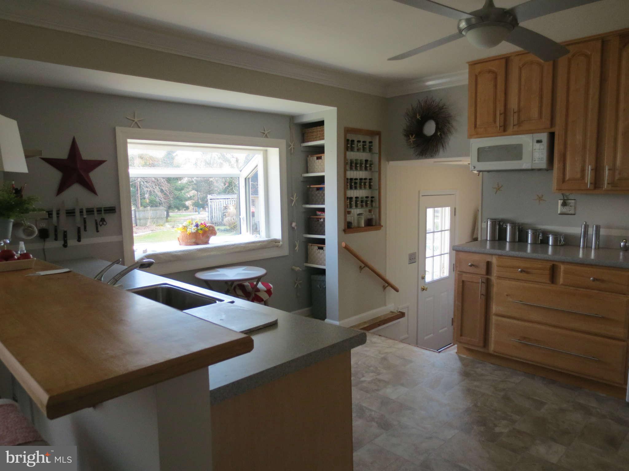17313 Fletchall Road Poolesville, MD 20837 - Photo 19 of 20 Kitchen