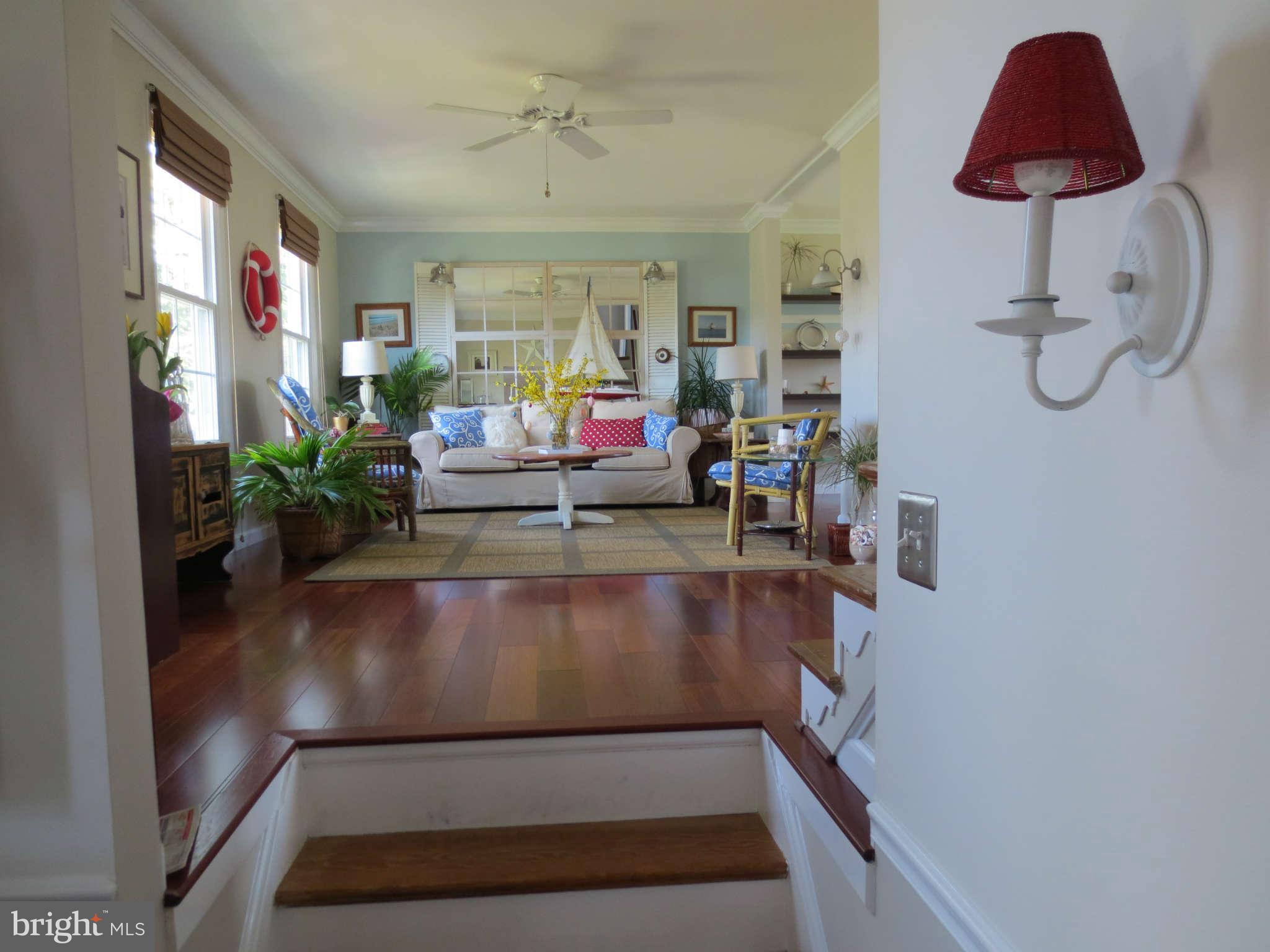 17313 Fletchall Road Poolesville, MD 20837 - Photo 5 of 20 Living Room