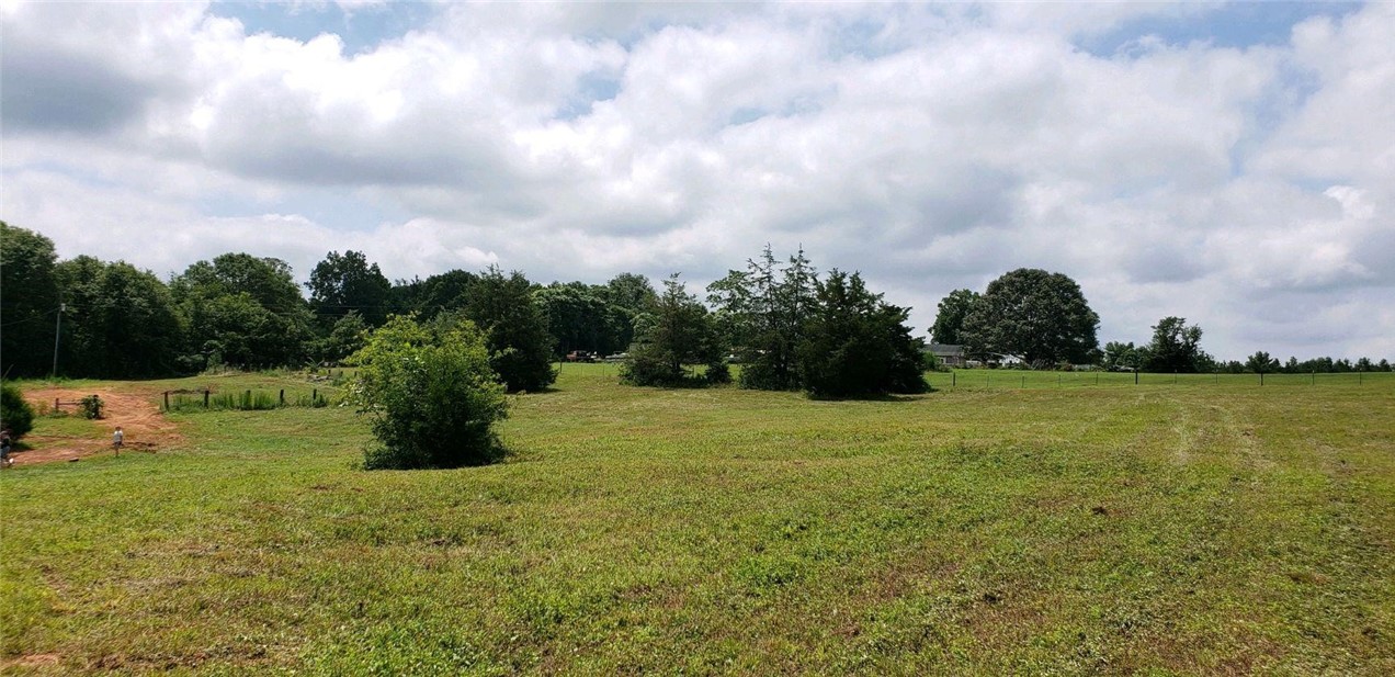 1600 Red Barn Road Liberty, SC 29657 - Photo 1 of 6 Gallery Image 1