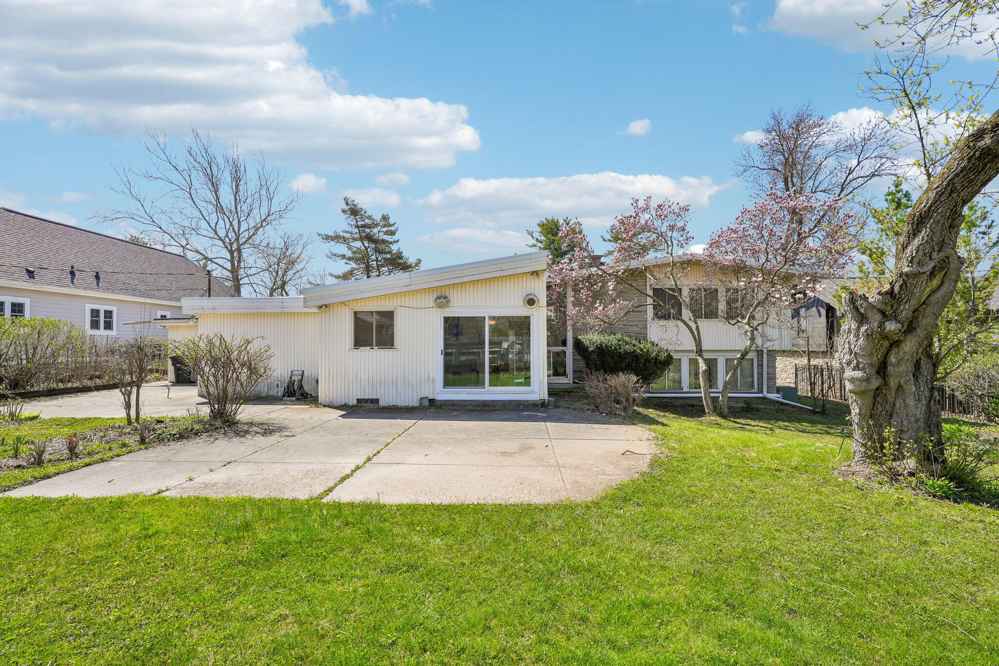 1136 East Brown Deer Road Milwaukee, WI 53217 - Photo 37 of 42 40-web-or-mls-E Brown Deer Rd-S2404-040