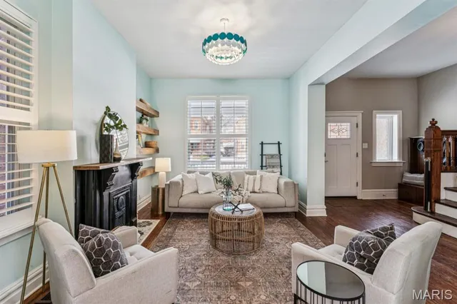 $435,000 | 2354 Louisiana Avenue, St. Louis, MO 63104