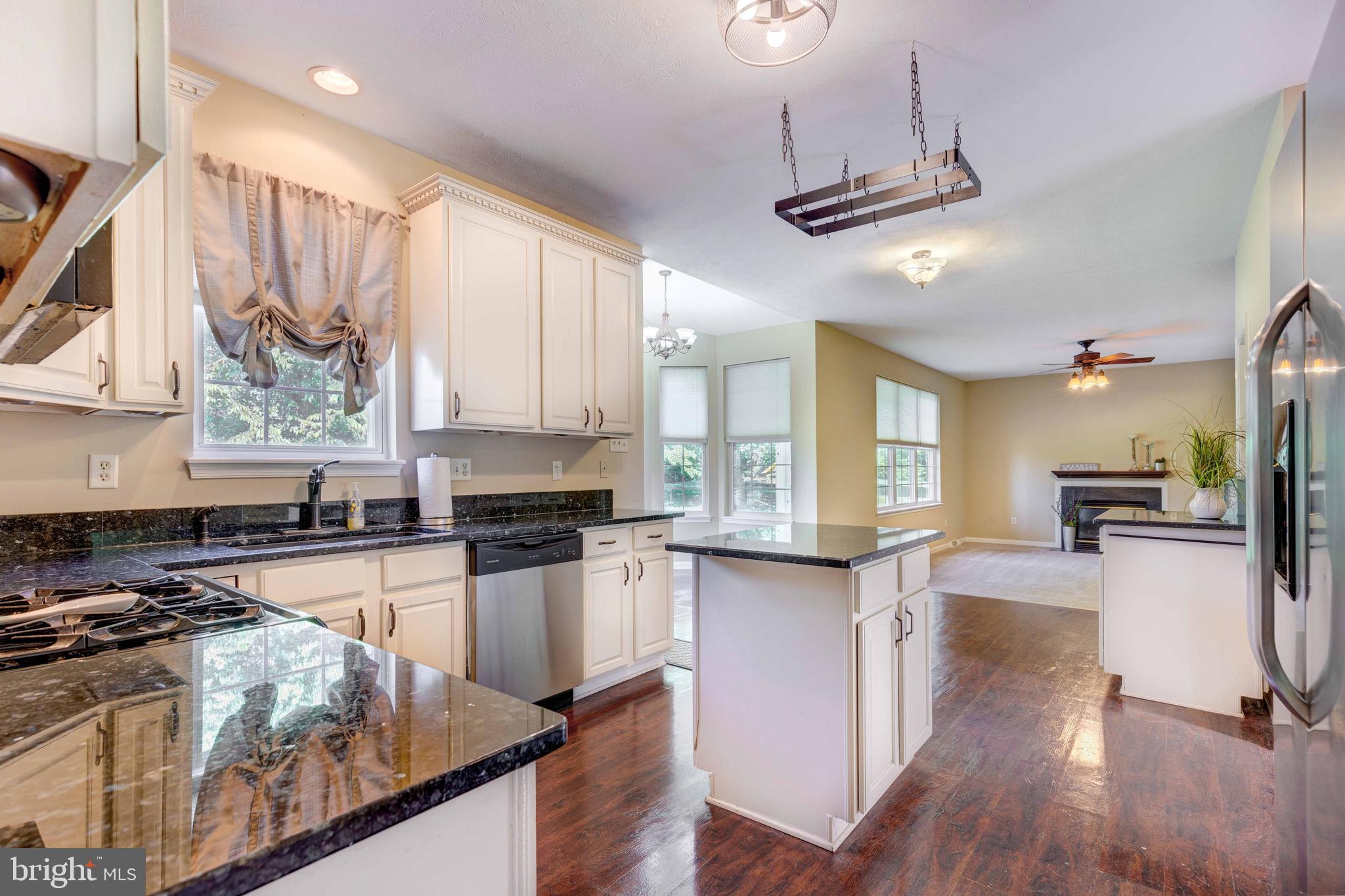 1193 Larkspur Road Westminster, MD 21157 - Photo 15 of 42 Kitchen with Granite Countertops