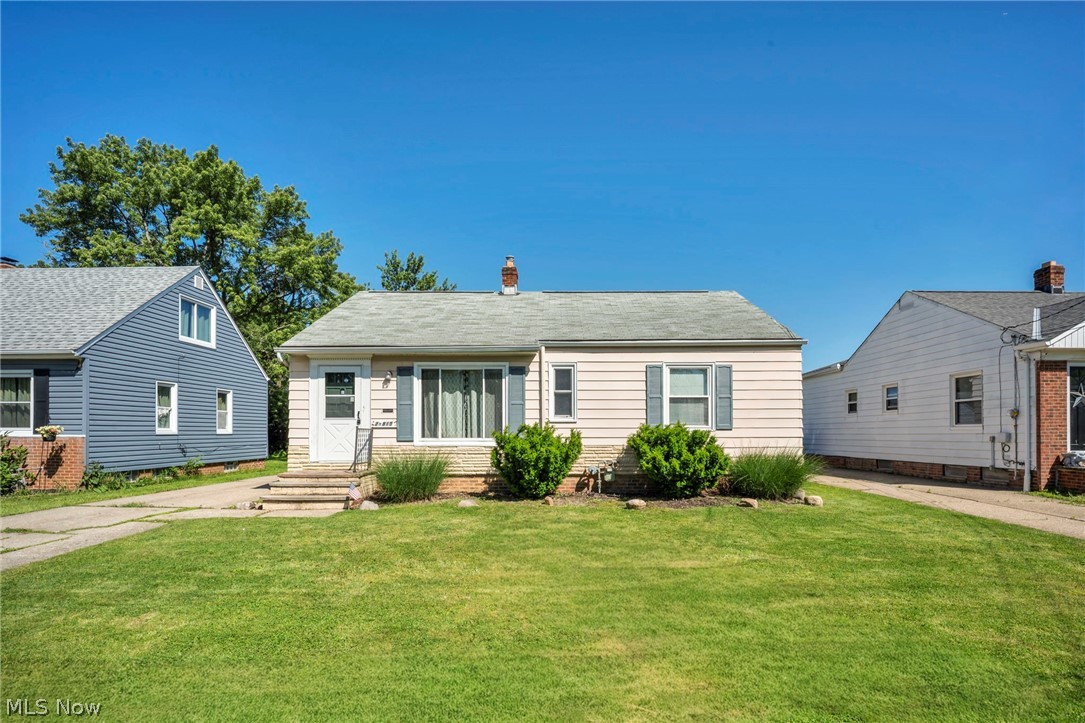 28815 Alton Road Wickliffe, OH 44092 - Photo 2 of 23