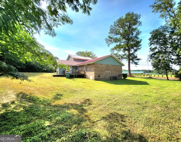 a bathroom with a toilet