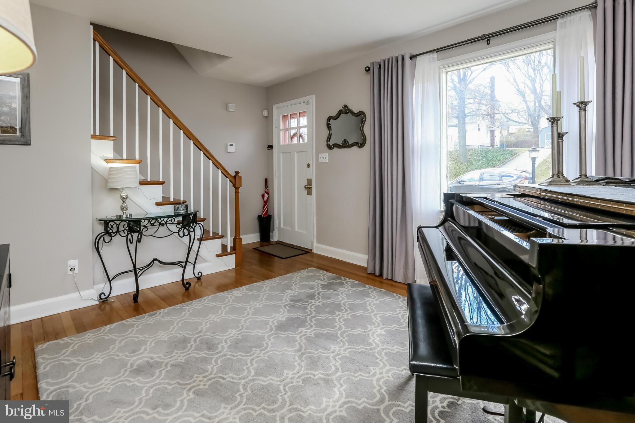5557 Gayland Road Baltimore, MD 21227 - Photo 2 of 30 Living Room