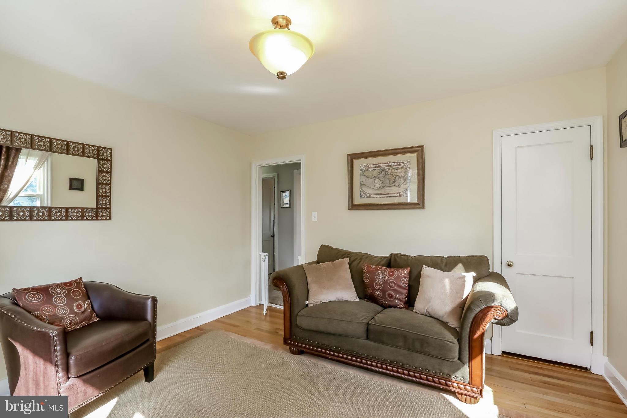 5557 Gayland Road Baltimore, MD 21227 - Photo 12 of 30 Family Room
