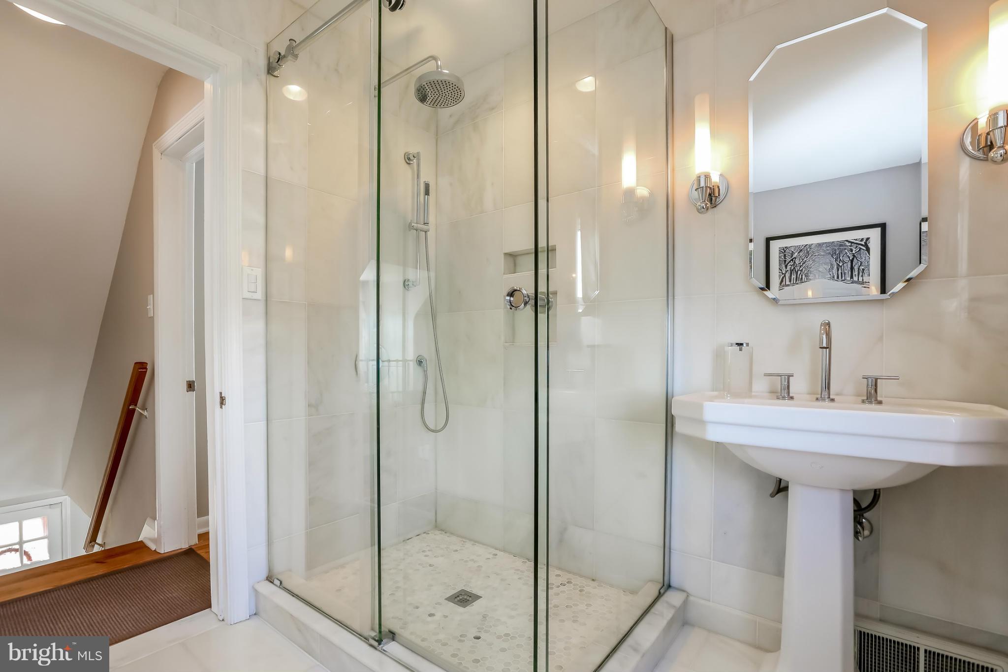 5557 Gayland Road Baltimore, MD 21227 - Photo 19 of 30 Master Bath