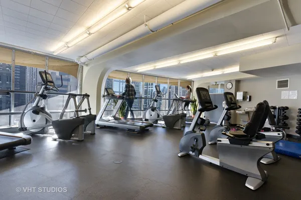 $1,950 | 300 North State Street, Unit 2125, Chicago, IL 60654