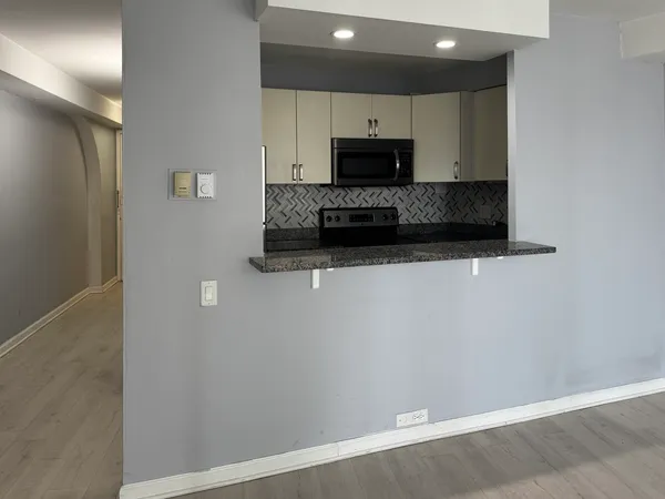 $1,950 | 300 North State Street, Unit 2125, Chicago, IL 60654