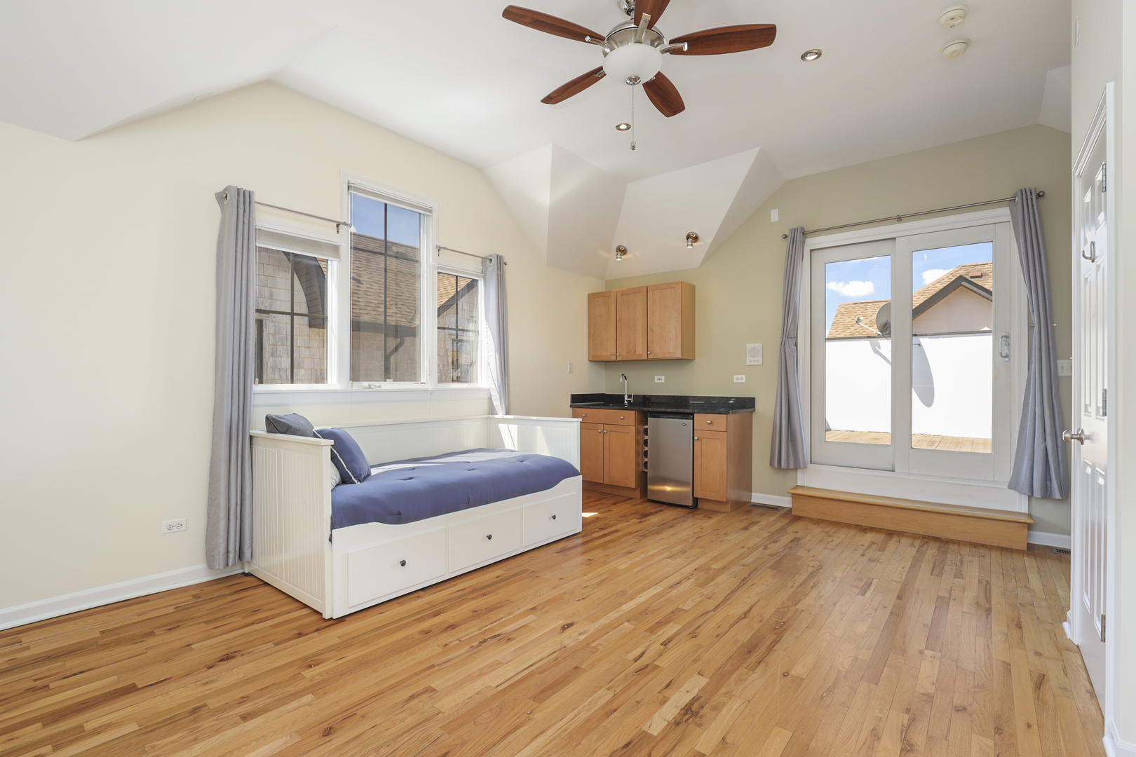 1029 Baldwin Lane Oak Park, IL 60302 - Photo 31 of 38