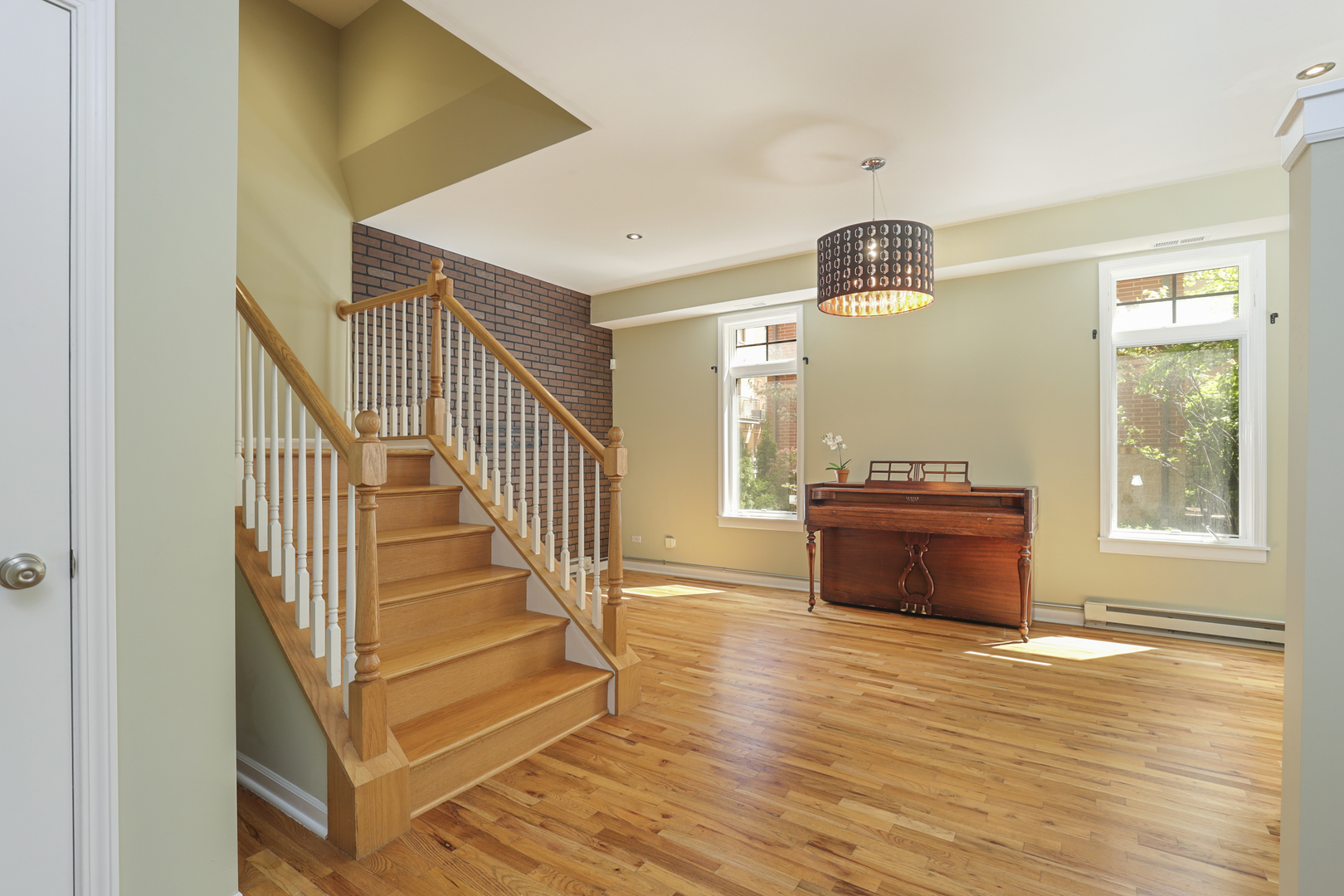 1029 Baldwin Lane Oak Park, IL 60302 - Photo 5 of 38