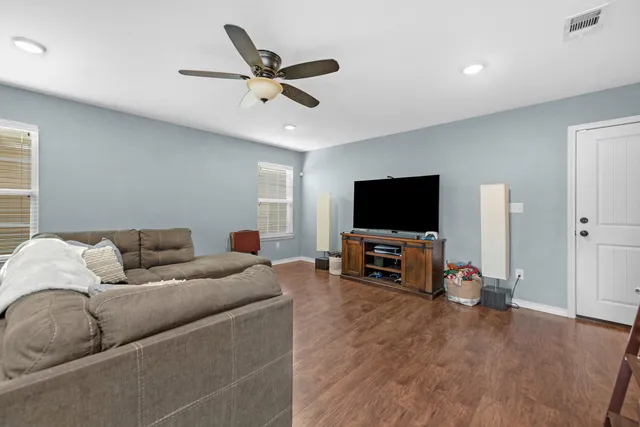 $299,998 | 416 Eisenhower Drive, Crestview, FL 32539