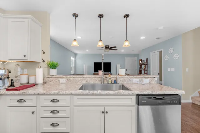 $299,998 | 416 Eisenhower Drive, Crestview, FL 32539