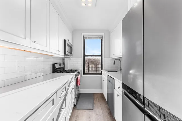 $399,000 | 525 West 235th Street, Unit 7E | Central Riverdale