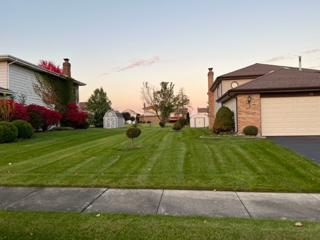 30 Red Barn Road Matteson, IL 60443 - Photo 2 of 34 a front view of house with yard