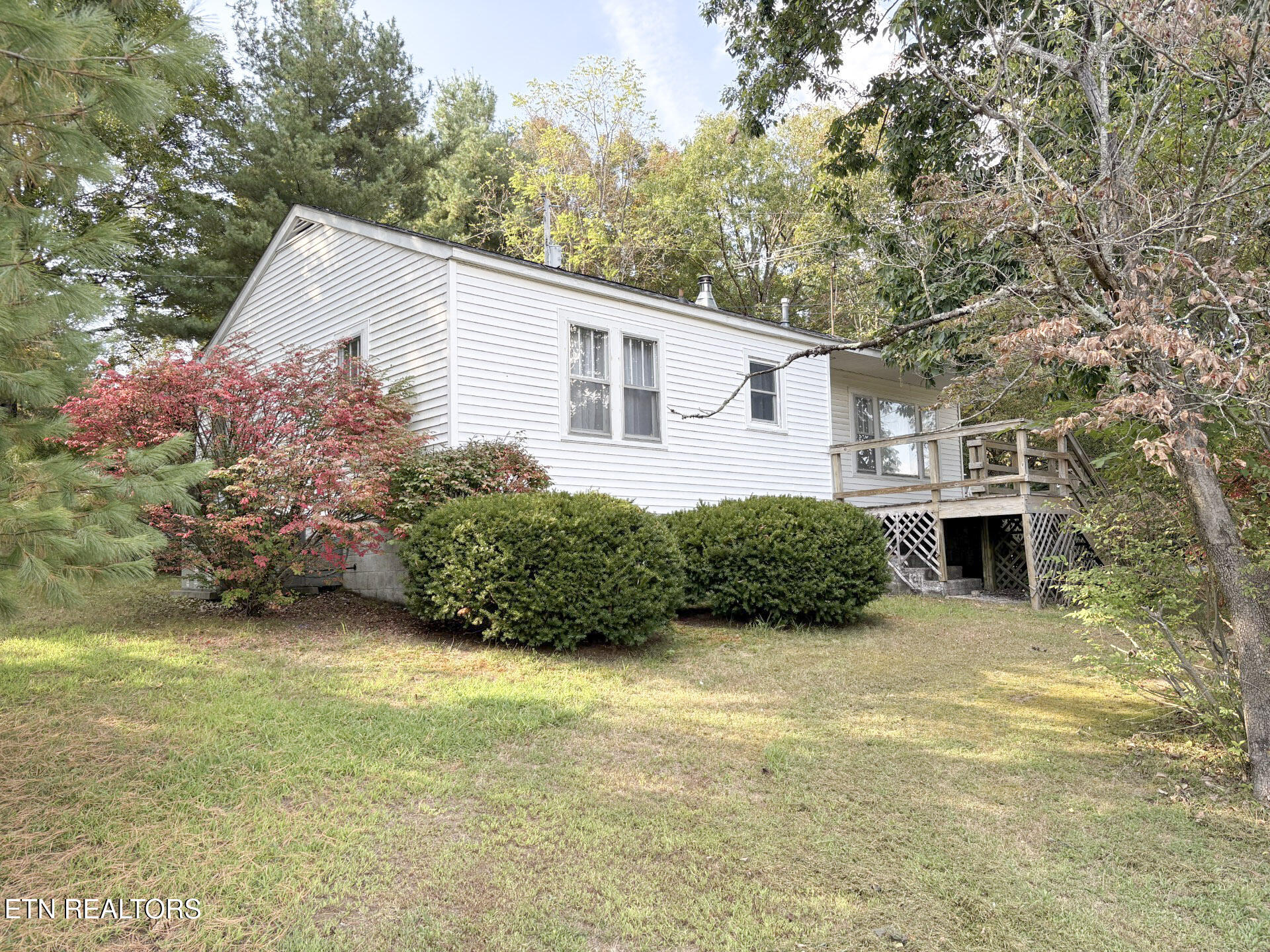1910 Lantana Road Crossville, TN 38572 - Photo 1 of 12 Front of House