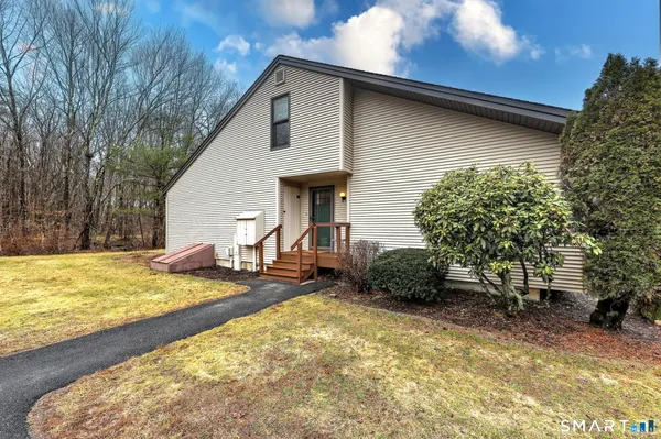 $250,000 | 55 Dowd Avenue, Unit 22, Canton, CT 06019