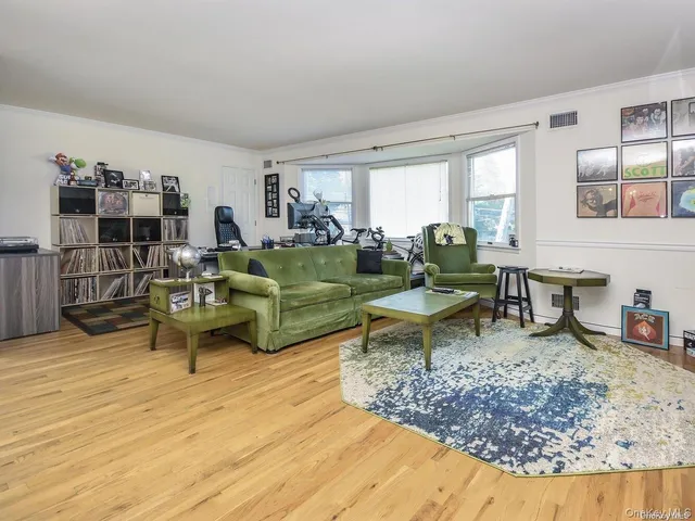 $995,000 | 14 Hillcrest Street, Huntington, NY 11743