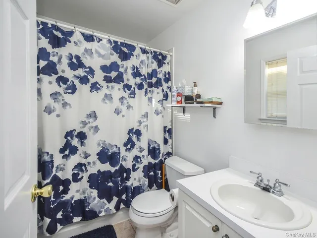 $995,000 | 14 Hillcrest Street, Huntington, NY 11743