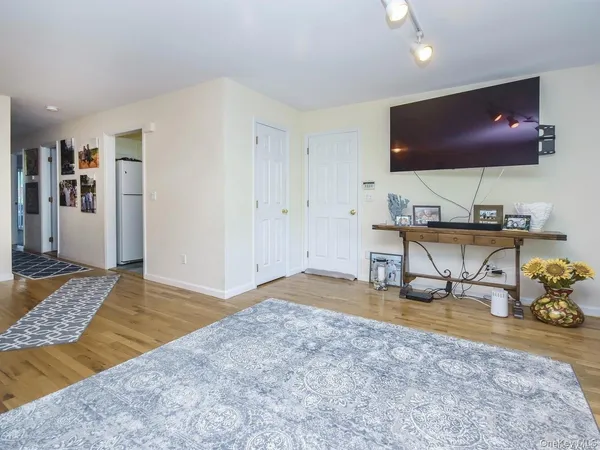 $995,000 | 14 Hillcrest Street, Huntington, NY 11743