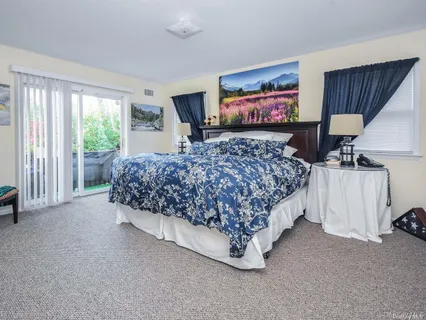 $995,000 | 14 Hillcrest Street, Huntington, NY 11743