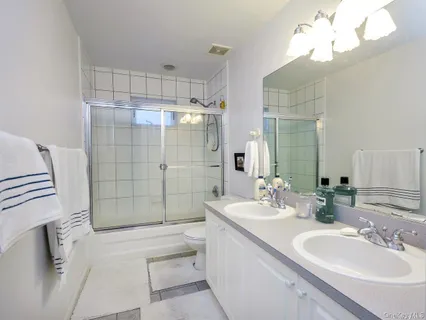 $995,000 | 14 Hillcrest Street, Huntington, NY 11743