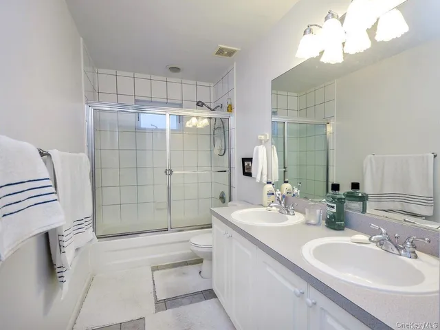 $995,000 | 14 Hillcrest Street, Huntington, NY 11743