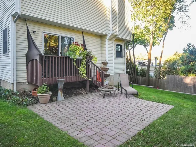 $995,000 | 14 Hillcrest Street, Huntington, NY 11743