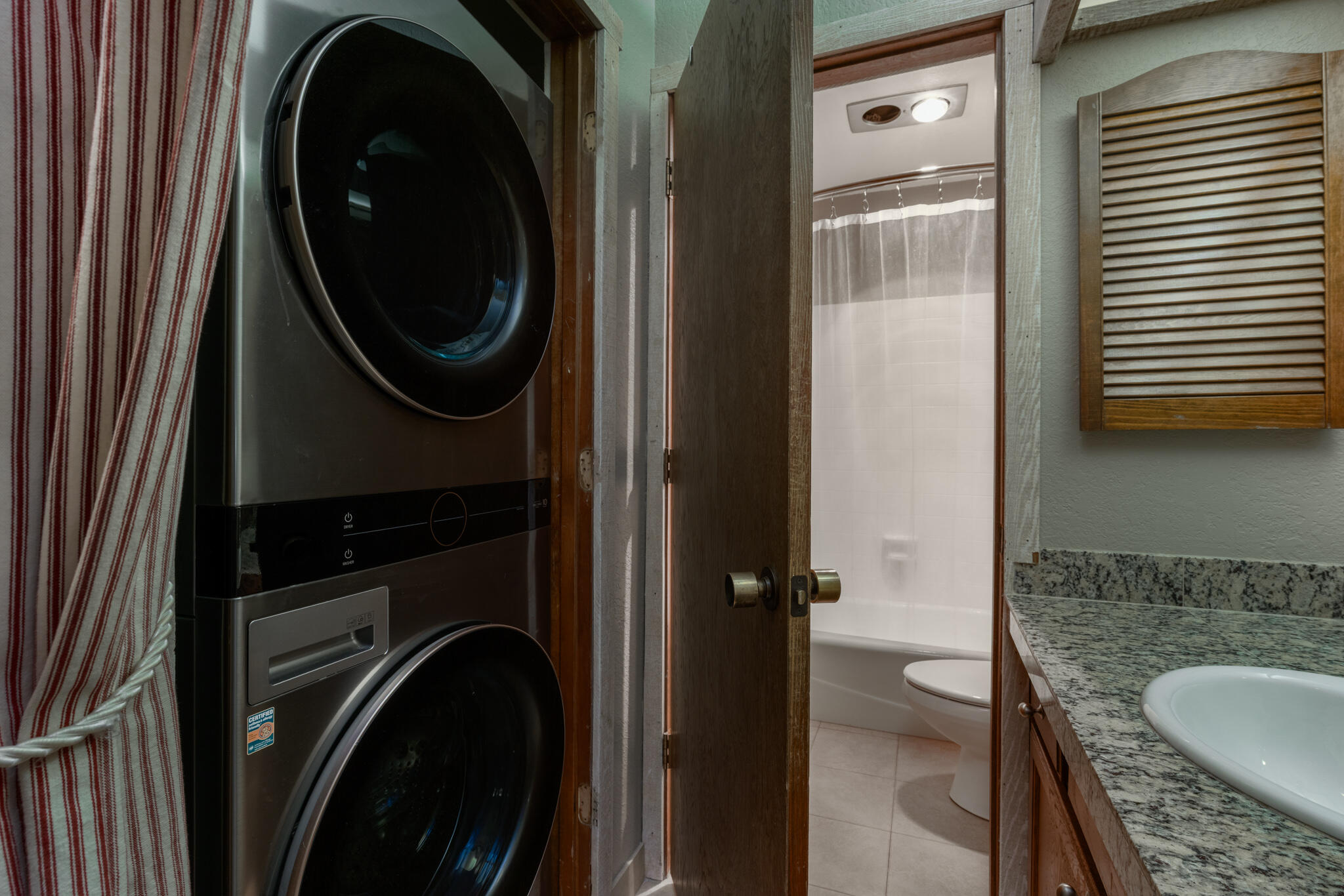 2698 Ridge Lane, Unit 2698 Sun Valley, ID 83353 - Photo 9 of 17 Washer/Dryer