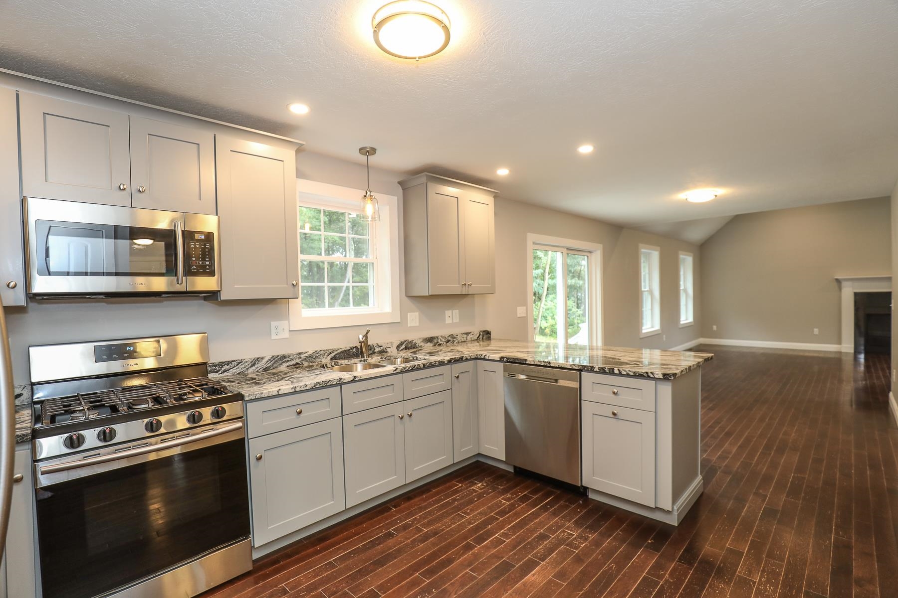 9 Powder House Road Sandown, NH 03873 - Photo 13 of 40