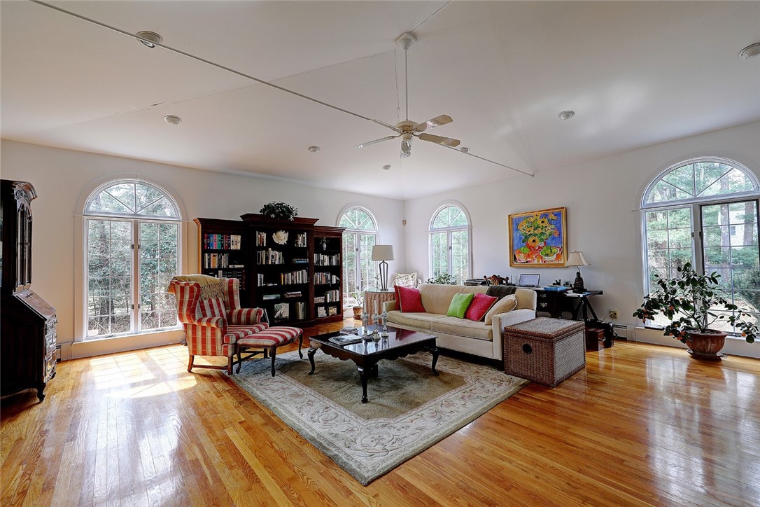 488 New Meadow Road Barrington, RI 02806 - Photo 6 of 30 Gallery Image 6