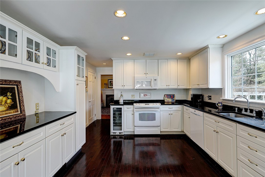 488 New Meadow Road Barrington, RI 02806 - Photo 10 of 30 Gallery Image 10