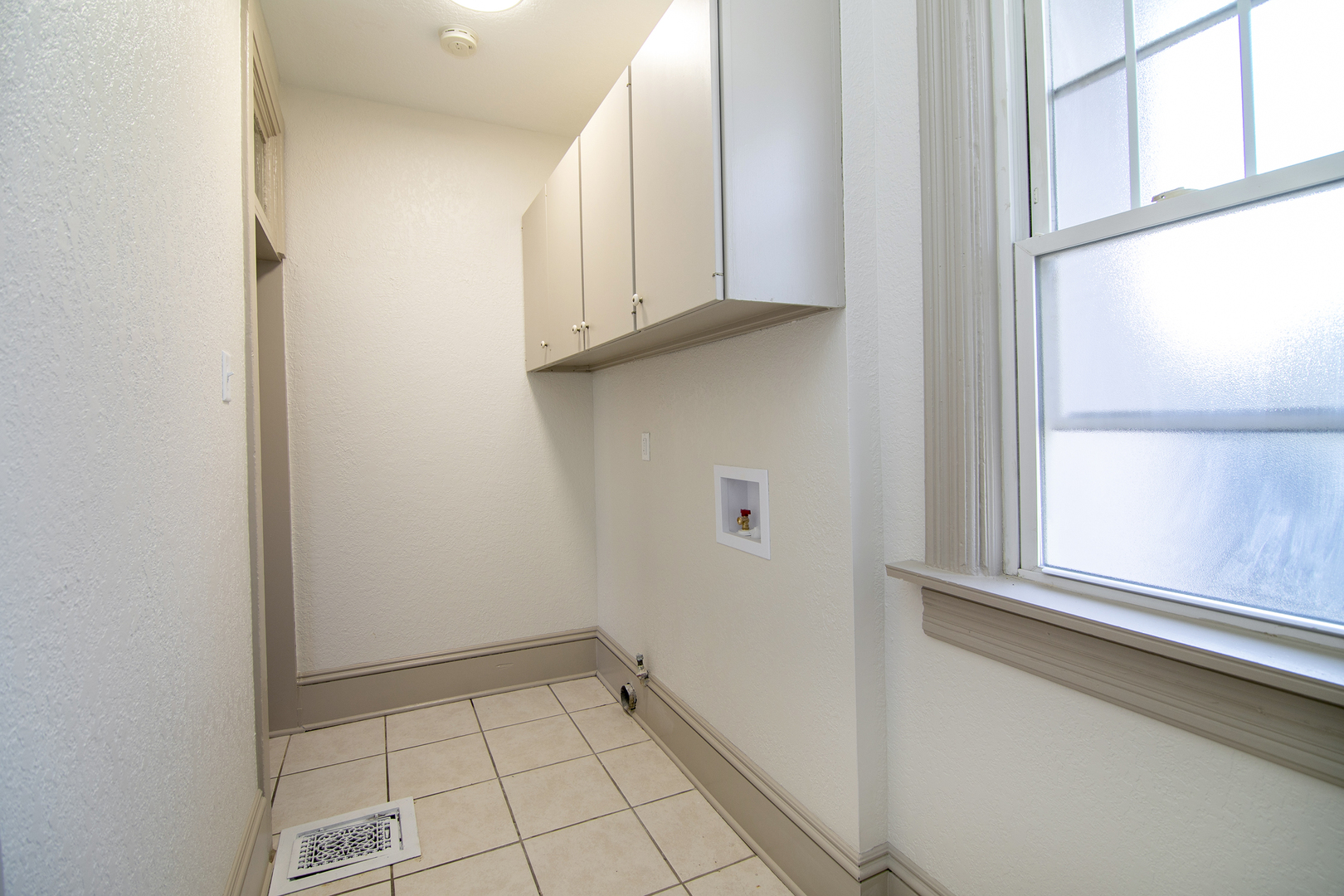 505 South Indiana Avenue Kankakee, IL 60901 - Photo 29 of 32 a view of an empty room