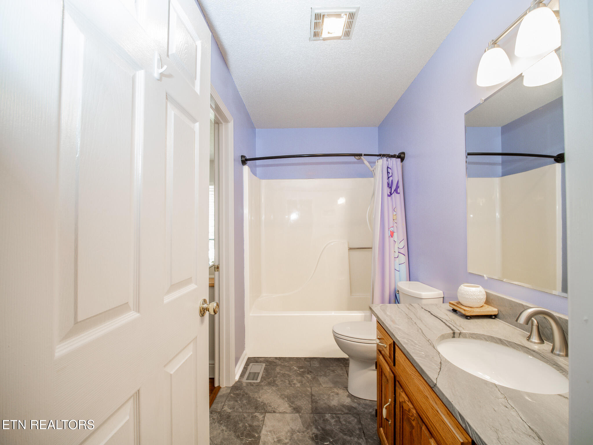 1306 Raulston Road Maryville, TN 37803 - Photo 35 of 50 Full Hall/Adjoining Bathroom