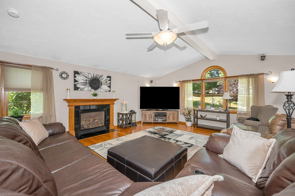 6 Surrey Road Woburn, MA 01801 - Photo 9 of 34